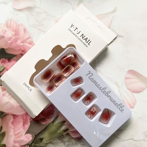 2/$16 Floral Press On Nails - Picture 3 of 14